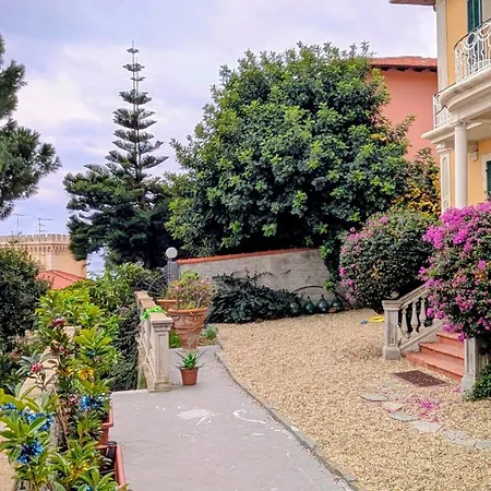 Meine Sonne Riviera, Storico Con Vista Mare, Terrazzo E Parcheggio 公寓式酒店 因佩里亚