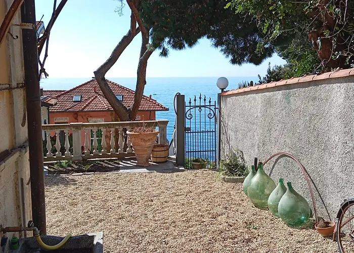 Meine Sonne Riviera, Storico Con Vista Mare, Terrazzo E Parcheggio Imperia